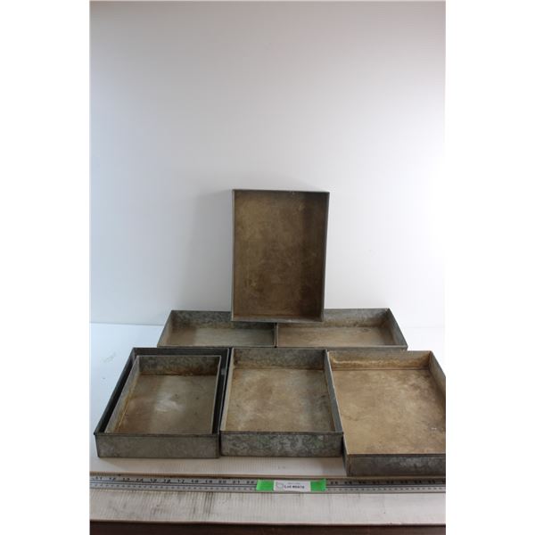 (7) Galvanized Trays 15'' x 10''
