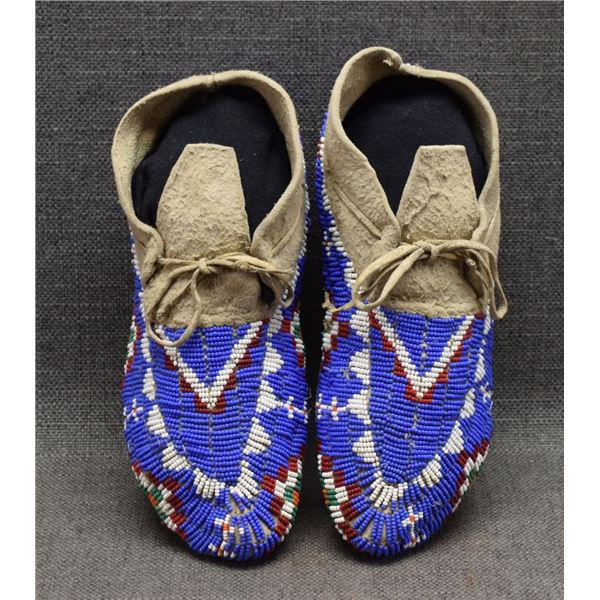 PLAINS BEADED MOCCASINS