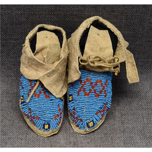 PLAINS BEADED MOCCASINS