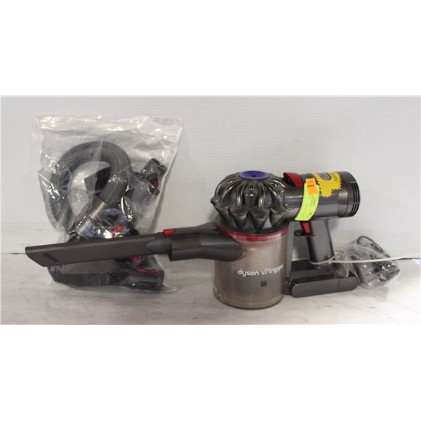 DYSON V7 TRIGGER & ATTACHMENTS