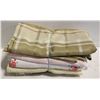 Image 1 : 5 LARGE TABLE CLOTHES