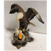 Image 1 : EAGLE AND CHICKS 8 INCH TALL FIGURINE
