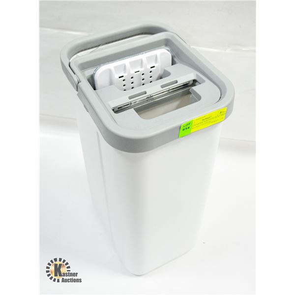 NEW JOYMOOP SQUEEZE FLAT MOP AND BUCKET SYSTEM