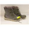 Image 1 : USED SOREL BOOTS GREY LADIES SIZE 8