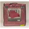 Image 1 : NEW 3 PIECE QUEEN SIZE QUILT SET