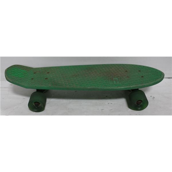 GLOBE MINI SKATEBOARD