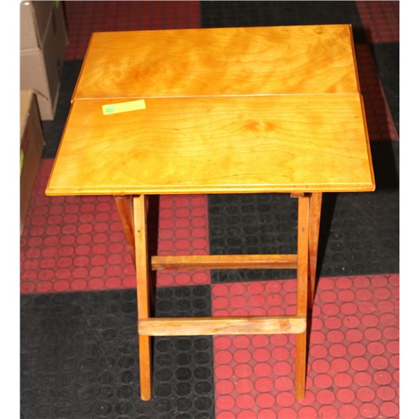 FOLDING WOODEN TABLE