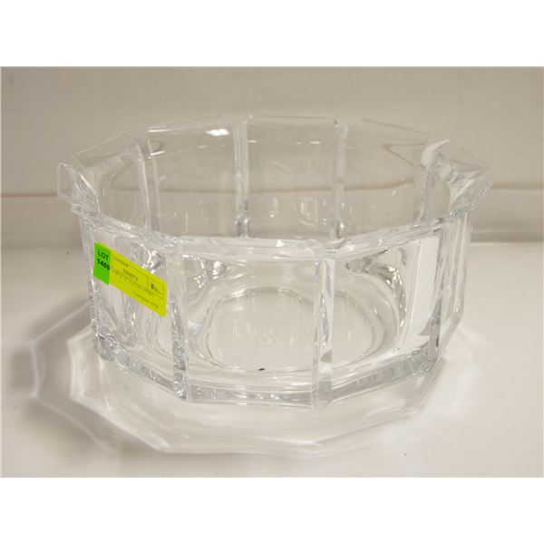 1970'S LARGE 12" LUCITE BOWL