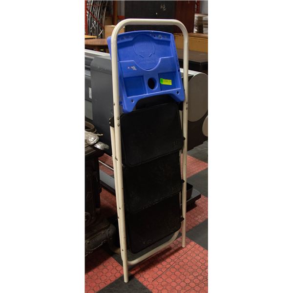 4 LEVEL FOLDING STEP LADDER