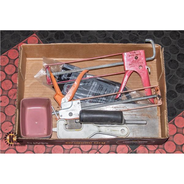 FLAT OF CAULKING AND RENO TOOLS