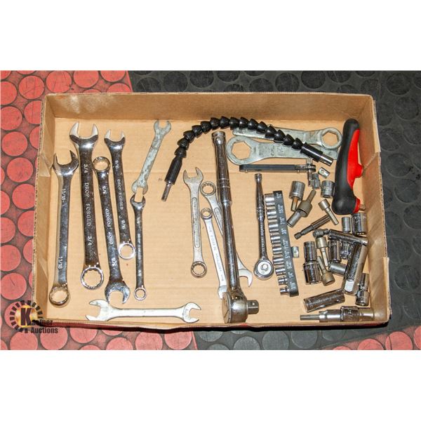 FLAT OF WRENCHES AND SOCKET DRIVERS AND SOCKETS