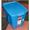 Image 1 : NEW RUBBERMAID 68 LITRE ROUGHNECK TOTE WITH LID