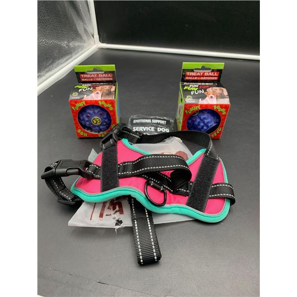 Dog Harness (xs) and 2 Treat Balls