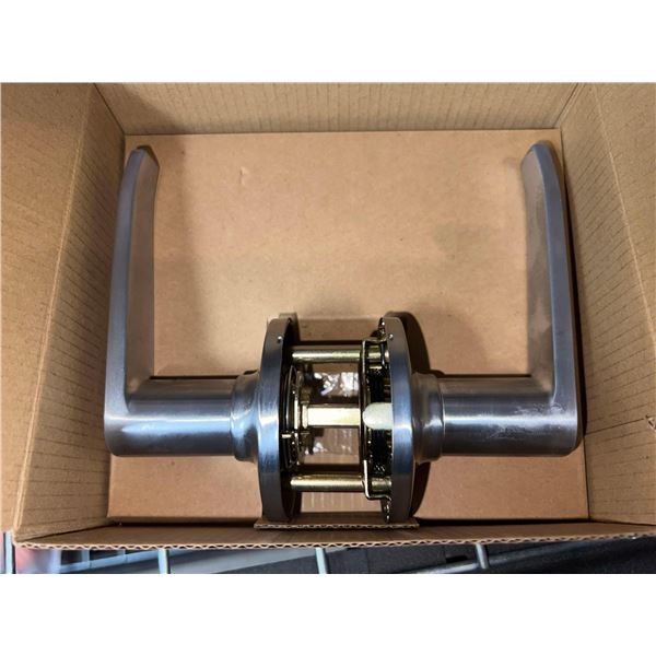 Kwikset SafeLock Passage levers winston Satin chrome