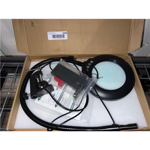 Magnifying Lamp with Clamp