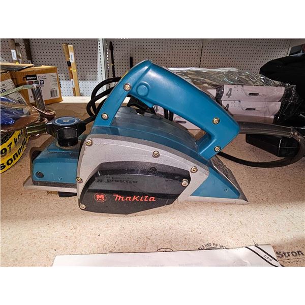 Makita Model 1900B 82mm Power Planer