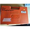 Image 3 : Airy Air Stapler with Accessories