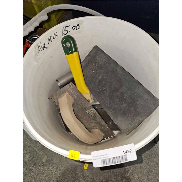 Lot Of Assorted Drywall Mudding Tools