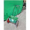 Image 1 : Scotts Walk Behind Grass Seed Spreader