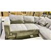 Image 2 : SECTIONAL SOFA 127" X 99" WITH OTTOMAN
