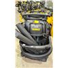 Image 2 : 3 ASSORTED DEWALT WET/DRY VACUUMS (UNKNOWN WORKING CONDITION, MAY BE MISSING PIECES)