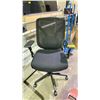Image 2 : MESH BACK ROLLING OFFICE CHAIR
