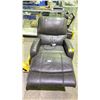 Image 2 : ELECTRIC LEATHER RECLINER WITH POWER CORD (HAS RECLINING ISSUES)