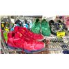 Image 2 : SHELF OF ASSORTED SHOES