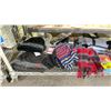 Image 2 : SHELF OF ASSORTED ITEMS INCLUDING; SCARVES, TOQUES, HEAT SOCKS & MORE
