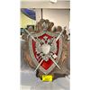 Image 1 : WOOD & METAL "THE HUNTINGTON FAMILY CREST" COAT OF ARMS PLAQUE