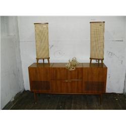Walnut stereo cabinet and pair of Grundig speakers from 1960's (206)