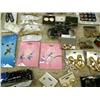 Image 10 : CHOICE on 2 huge lots of over 100 pieces of jewelry: earrings, bracelets and hair clips (700)