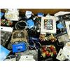 Image 13 : CHOICE on 2 huge lots of over 100 pieces of jewelry: earrings, bracelets and hair clips (700)