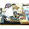 Image 3 : CHOICE on 2 huge lots of over 100 pieces of jewelry: earrings, bracelets and hair clips (700)