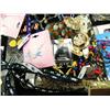 Image 4 : CHOICE on 2 huge lots of over 100 pieces of jewelry: earrings, bracelets and hair clips (700)