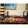 Image 4 : CHOICE on 3 shelves of nautical and sports decorations (8888)