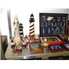 Image 4 : CHOICE on 3 shelves of nautical and sports decorations (8888)