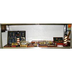 CHOICE on 3 shelves of nautical and sports decorations (8888)
