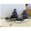Image 2 : Hockey Skates Size 10 1/2 , 2 Pool Cues , Tennis Racket , Water Pouch & More 