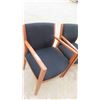Image 3 : 4 Arm Chairs / Waiting Room Chairs 