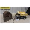 Image 1 : Tonka Metal/Plastic Truck, Radio 