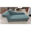 Image 1 : Chaise Button Back Lounger 