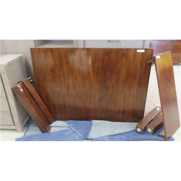 Wood Kitchen/Dining Room Table 30'' x 60'' x 42'' & (1) 18'' Leaf