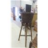 Image 2 : Wicker Fern Stand 31'' H x 12'' Across , Wicker Stool 13'' x 13'' x 13'' 