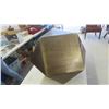 Image 2 : Modern Funky Brass-Look Stand 21'' x Up To 24'' x Up To 24''
