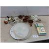 Image 1 : Cookie Presses, 4 French Onion Soup Bowls, 3 Pyrex Coffee Mugs, 