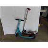 Image 1 : 2 Razor Scooters 