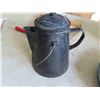 Image 8 : 5 Cast Frying Pans , Meat Grinder , Graniteware Coffee Pot , 4 Pie Plates 