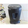 Image 8 : Staples High Speed Cross Cut Shredder with Locking Wheels and Performance