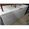 Image 2 : Hot Point Diamond Series Deep Freeze 25'' x 65'' x 27'' 20 Square Feet